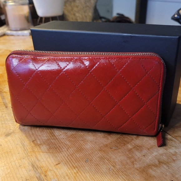 Chanel Large Lambskin Wallet /Clutch - Picture 2 of 4